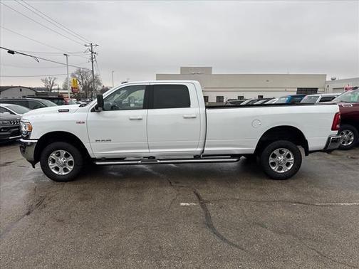 2020 RAM 2500 Big Horn Crew Cab 4X4 8' Box