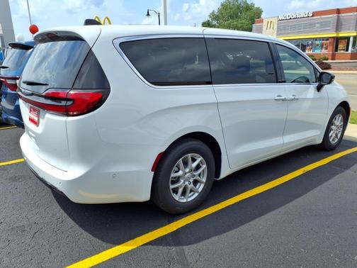 2025 Chrysler Pacifica L