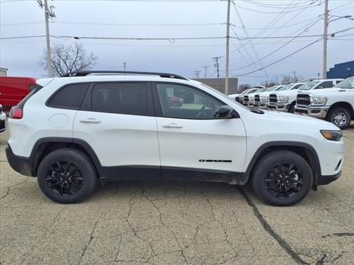 2023 Jeep Cherokee Altitude