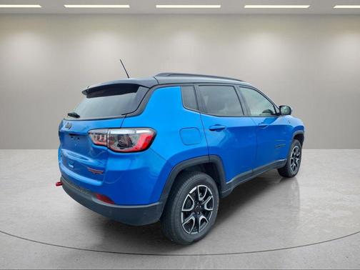 Hydro Blue Pearlcoat 2025 Jeep Compass Trailhawk