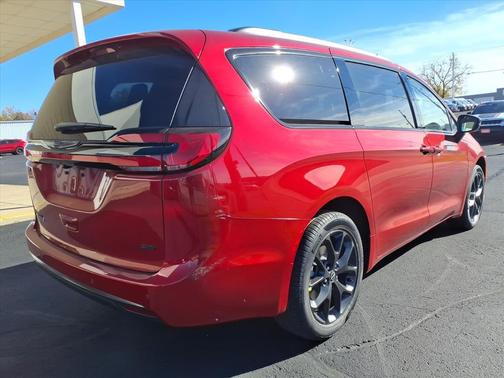 2026 Chrysler Pacifica L