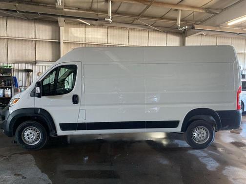 Bright White Clearcoat 2025 RAM ProMaster 2500 Tradesman