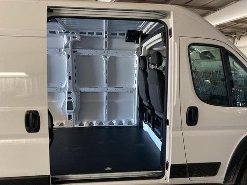2025 RAM ProMaster 2500 Tradesman