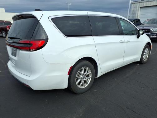 2025 Chrysler Pacifica L