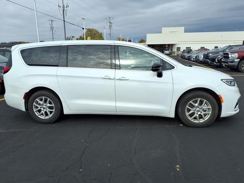 2025 Chrysler Pacifica L