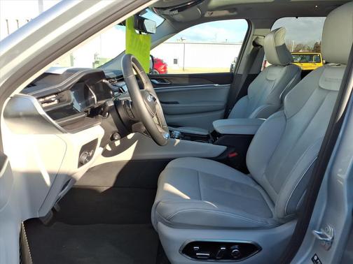 2022 Jeep Grand Cherokee Overland