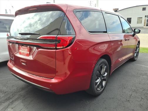 2026 Chrysler Pacifica L
