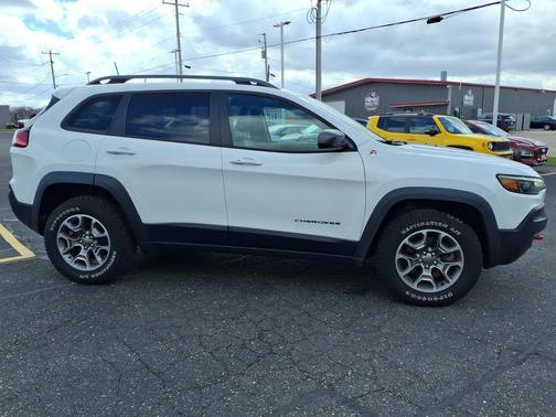 Bright White Clearcoat 2020 Jeep Cherokee Trailhawk