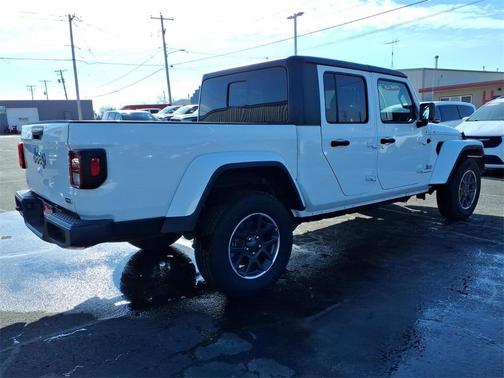 2023 Jeep Gladiator Overland