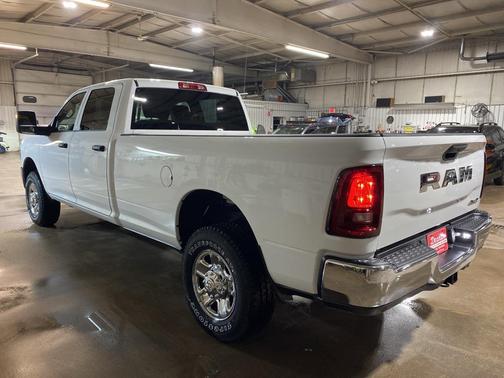 2026 RAM 2500 Tradesman Crew Cab 4x4 8' Box