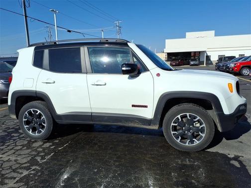 2023 Jeep Renegade Trailhawk