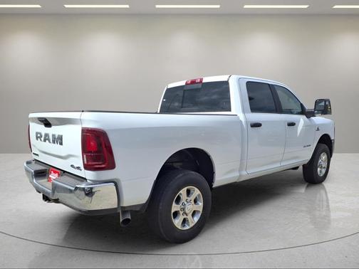 Bright White Clearcoat 2025 RAM 2500 Big Horn Crew Cab 4x4 6'4' Box