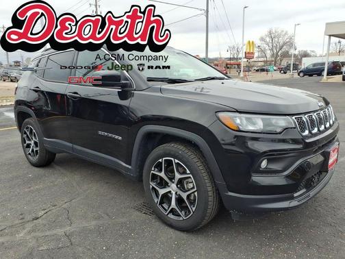 Diamond Black Crystal Pearlcoat 2024 Jeep Compass Latitude
