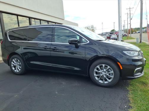 2026 Chrysler Pacifica L