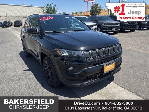 Diamond Black Crystal Pearlcoat 2022 Jeep Compass Latitude