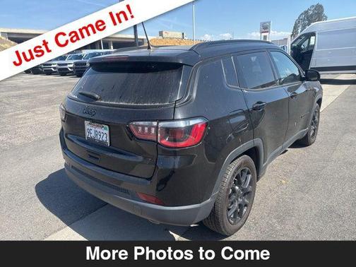 Diamond Black Crystal Pearlcoat 2022 Jeep Compass Latitude