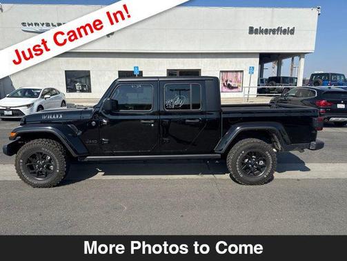Black Clearcoat 2024 Jeep Gladiator Willys