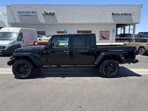 Black Clearcoat 2024 Jeep Gladiator Willys