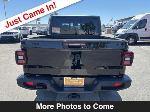 Black Clearcoat 2024 Jeep Gladiator Willys