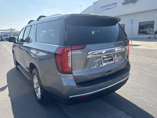 2022 GMC Yukon XL SLT