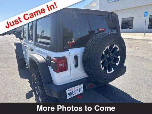 Bright White Clearcoat 2025 Jeep Wrangler Rubicon
