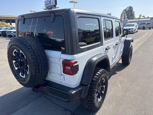 Bright White Clearcoat 2025 Jeep Wrangler Rubicon