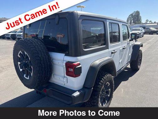 Bright White Clearcoat 2025 Jeep Wrangler Rubicon