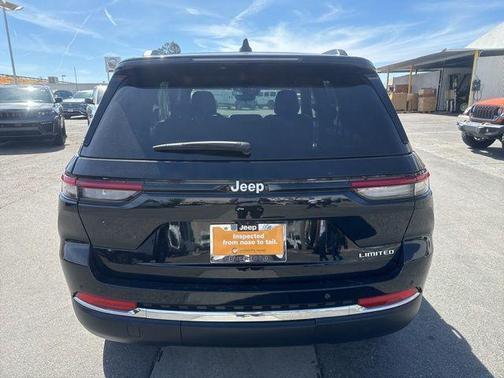 Diamond Black Crystal Pearlcoat 2024 Jeep Grand Cherokee Limited