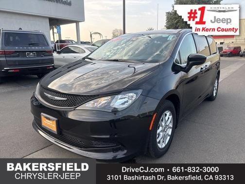 2023 Chrysler Voyager LX