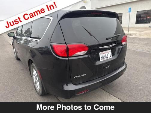 2023 Chrysler Voyager LX