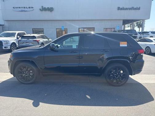 2022 Jeep Grand Cherokee Laredo