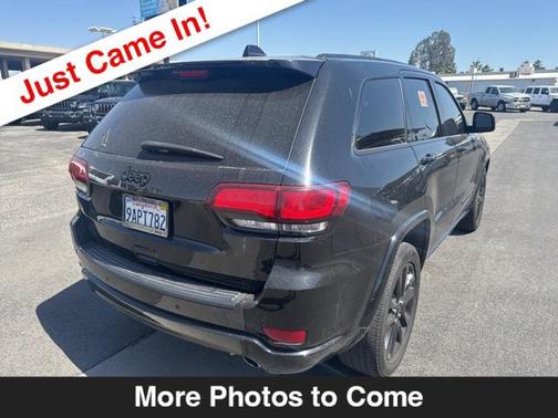 2022 Jeep Grand Cherokee Laredo