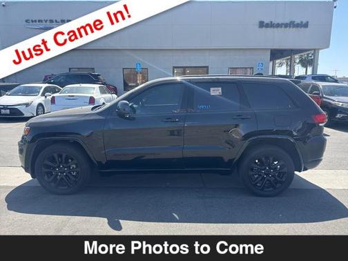 2022 Jeep Grand Cherokee Laredo
