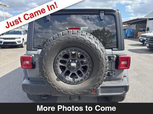 Sting-Gray Clearcoat 2022 Jeep Wrangler Willys