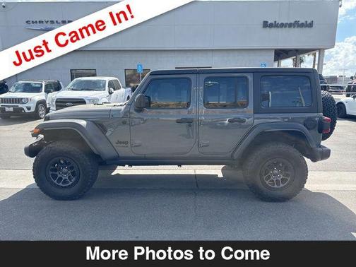 Sting-Gray Clearcoat 2022 Jeep Wrangler Willys
