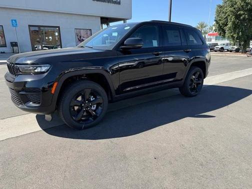 2025 Jeep Grand Cherokee Altitude