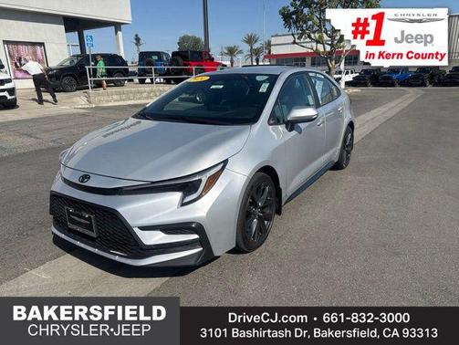 Classic Silver Metallic 2024 Toyota Corolla SE