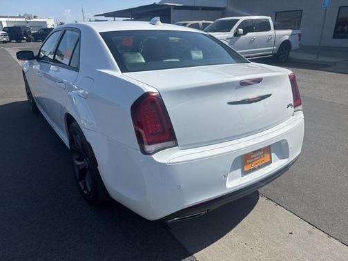 2022 Chrysler 300 S