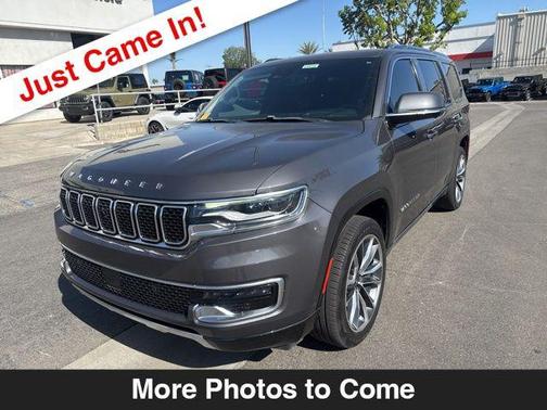 Baltic Gray Metallic Clearcoat 2022 Jeep Wagoneer Series III 4x2