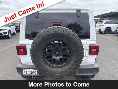 Bright White Clearcoat 2018 Jeep Wrangler Unlimited Sahara