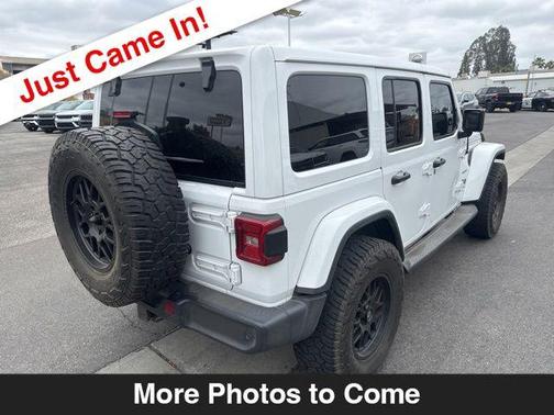 Bright White Clearcoat 2018 Jeep Wrangler Unlimited Sahara