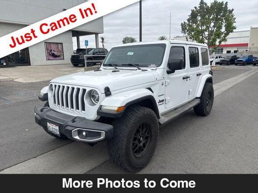Bright White Clearcoat 2018 Jeep Wrangler Unlimited Sahara