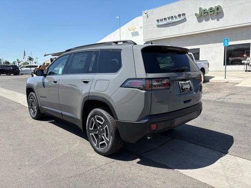 Sting-Gray Clear-Coat Exterior Paint 2026 Jeep Cherokee Laredo 4x4