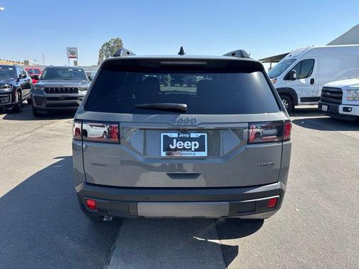 Sting-Gray Clear-Coat Exterior Paint 2026 Jeep Cherokee Laredo 4x4