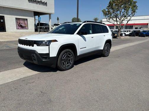 Bright White Clear-Coat Exterior Paint 2026 Jeep Cherokee Laredo 4x4