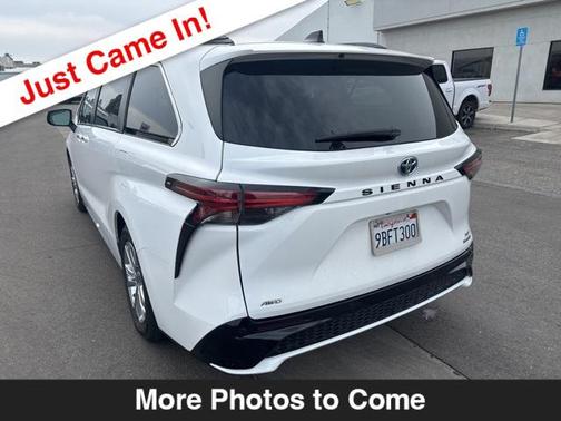 2022 Toyota Sienna XSE 7 Passenger
