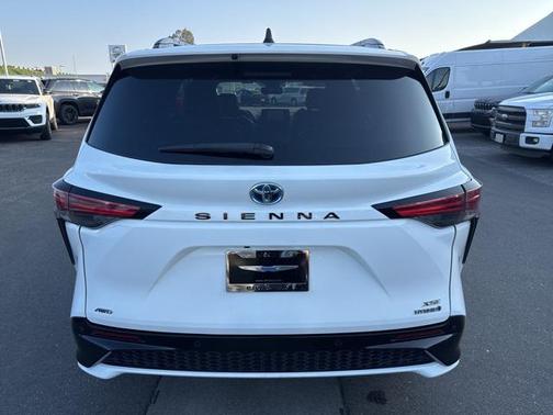 2022 Toyota Sienna XSE 7 Passenger