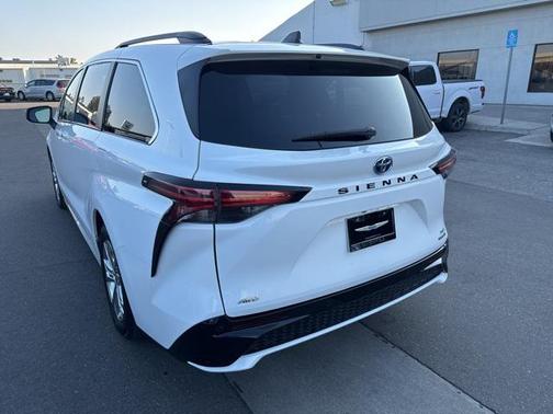 2022 Toyota Sienna XSE 7 Passenger