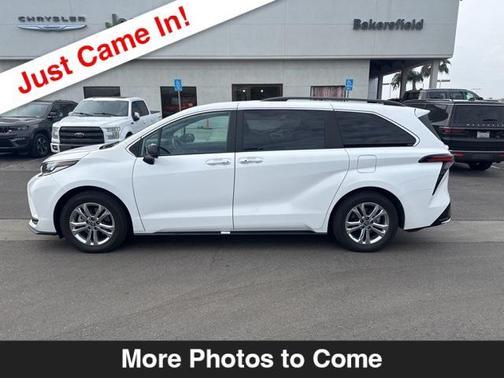 2022 Toyota Sienna XSE 7 Passenger