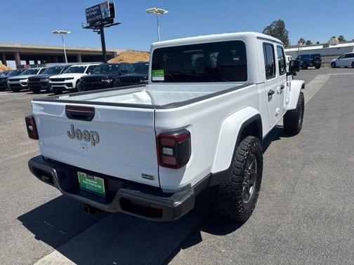 Bright White Clearcoat 2020 Jeep Gladiator Overland